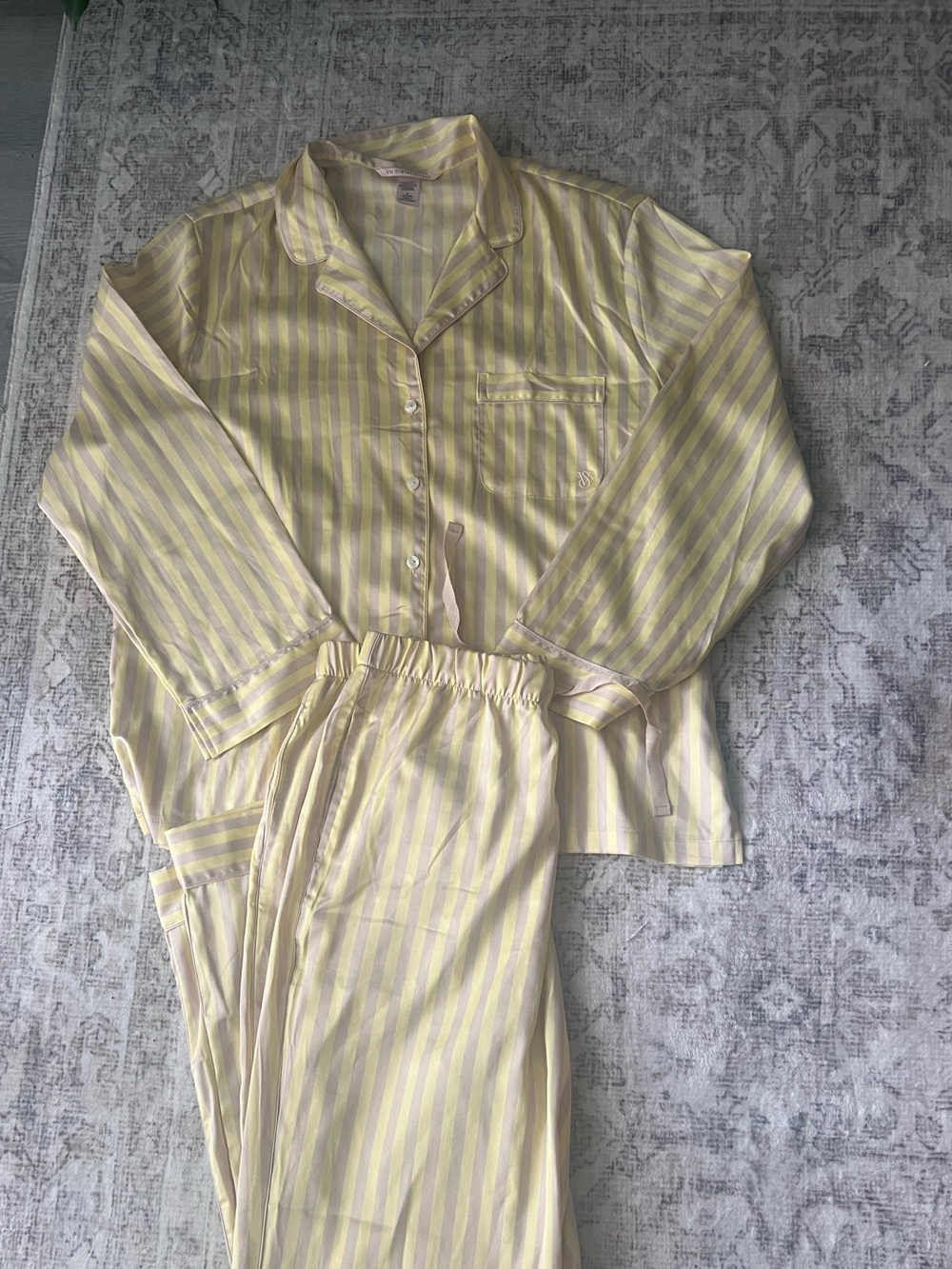 Victoria Secret Women's Yellow Striped Satin Pajama Set/ Brand new/ Size M